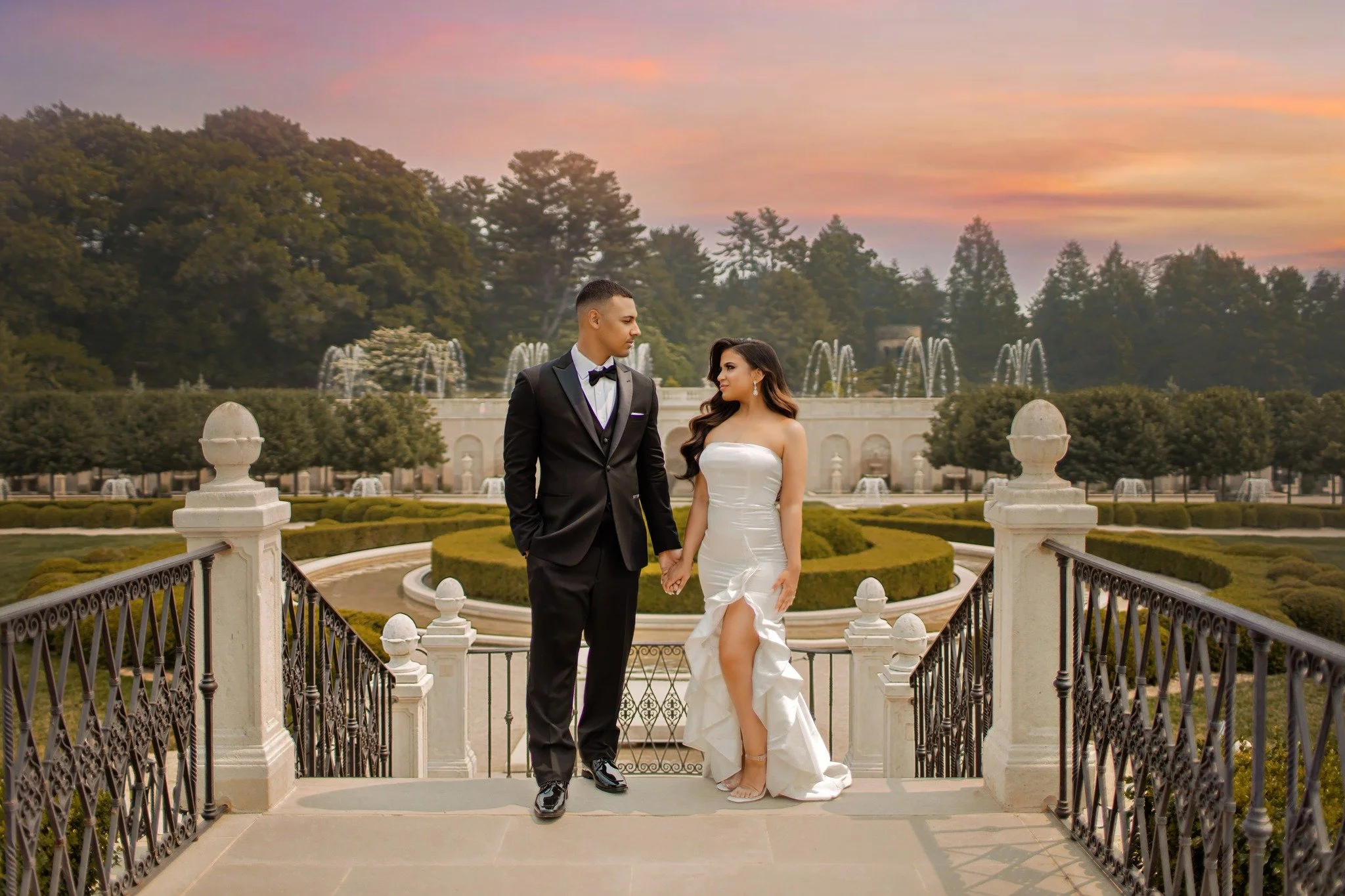 So excited to unveil all of my new work, starting with these two gems! Pamela and Carlos's engagement photos was inspired by the perfect blend of Classic Hollywood, Elegance, with a Modern Contemporary Twist! 💍

Photography by @vanessaguevaraphoto
M