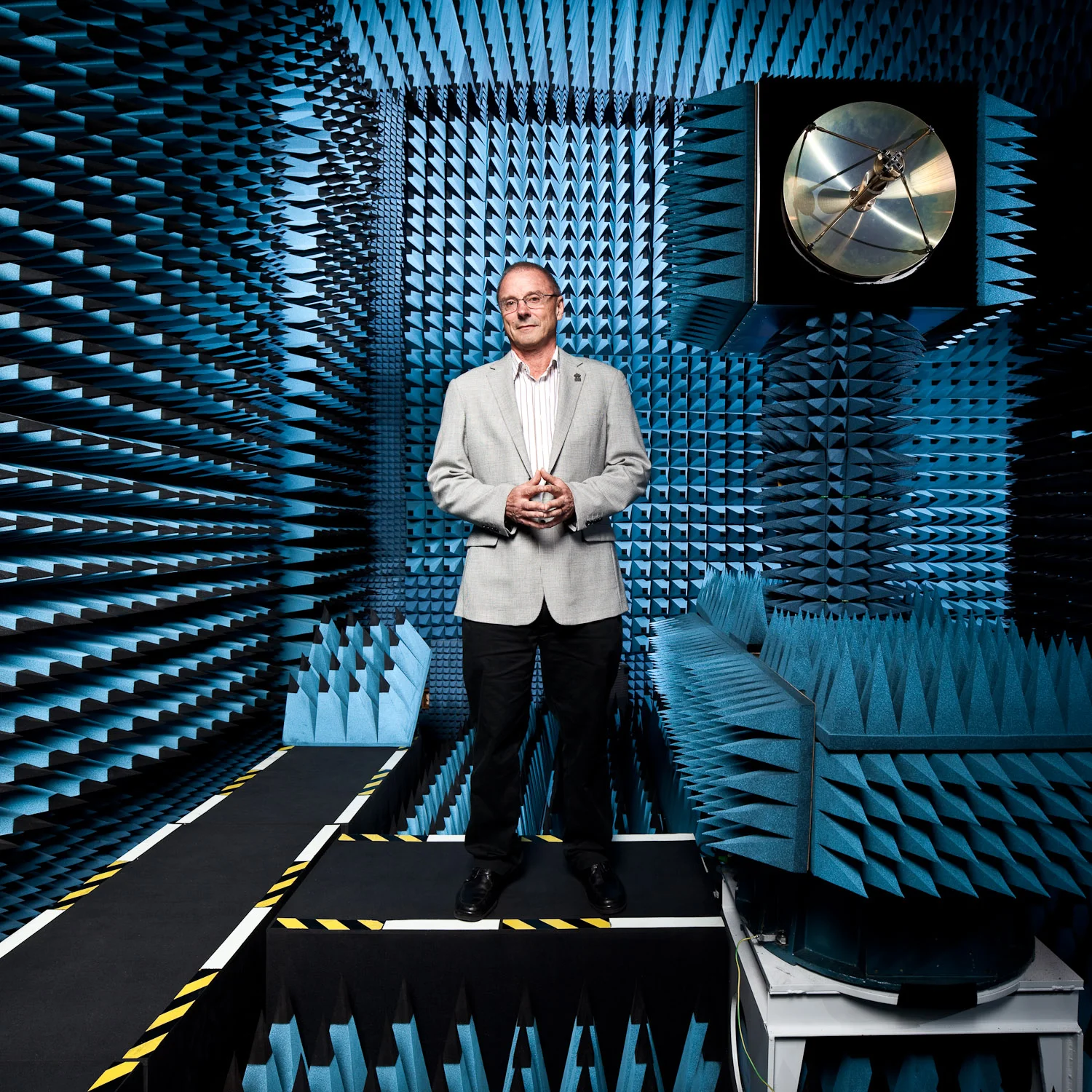Dr. John O'Sullivan, CSIRO, Sydney, for Australian Geographic Magazine