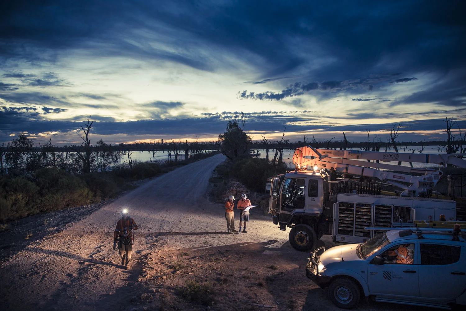 Linemen at work in Barmera for SA Power Networks