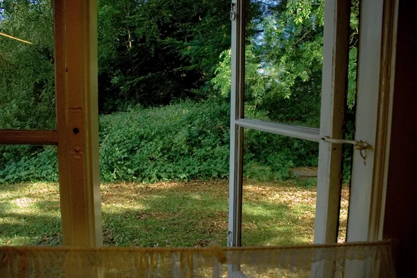 20060622134035_summer-window_o.jpg