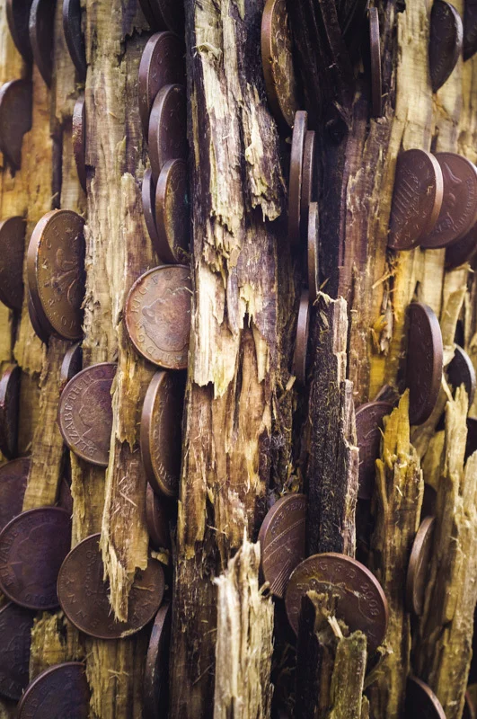 This was a wooden post with coins embedded. We were too tight to join in. There's an economic downturn, tha knows.