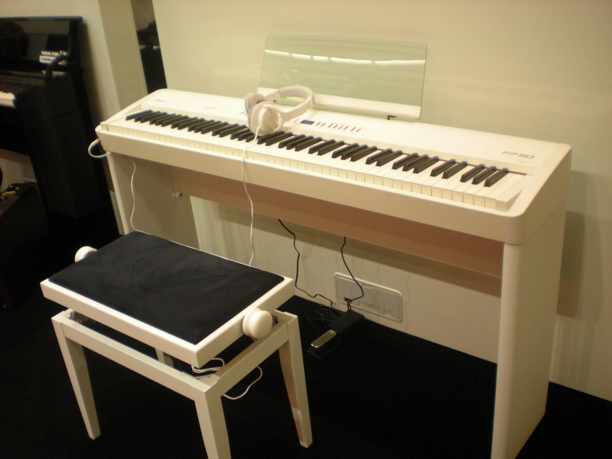 Roland Comparatif Des Nouveaux Pianos Numeriques Mon Avis Sur Les Modeles Presentes Au Salon De La Musique De Francfort 14 Elpiano