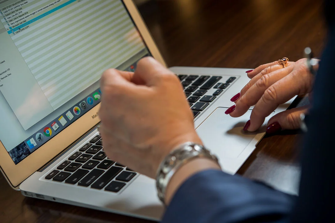 NYC Branded Lifestyle Portrait Speaker Lisa Haen hands closeup while on laptop