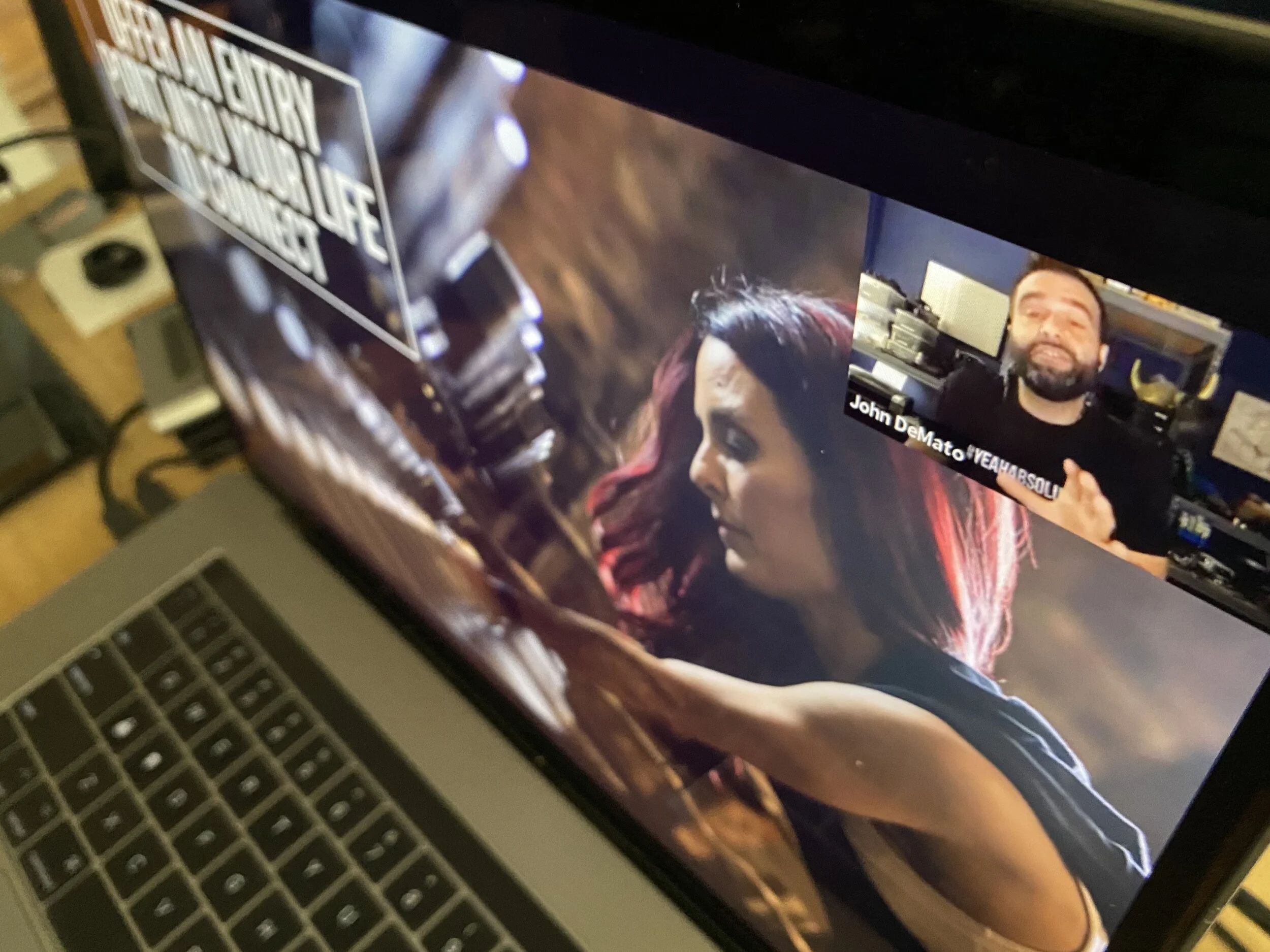 [VIDEO] Use photos online to offer your audience an entry point to connect