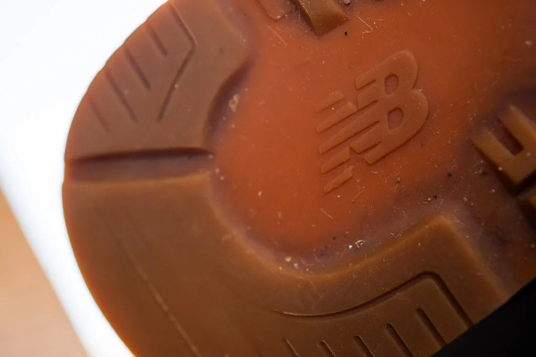 NB 574 SNEAKERHEAD CLASSIC LOGO ON RUBBER OUTERSOLE