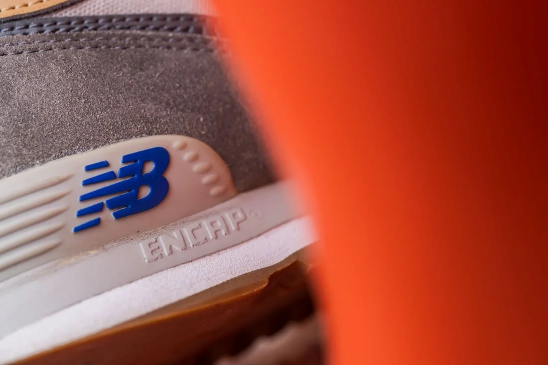 new balance 574 sneakerhead classic design heel NB logo blue