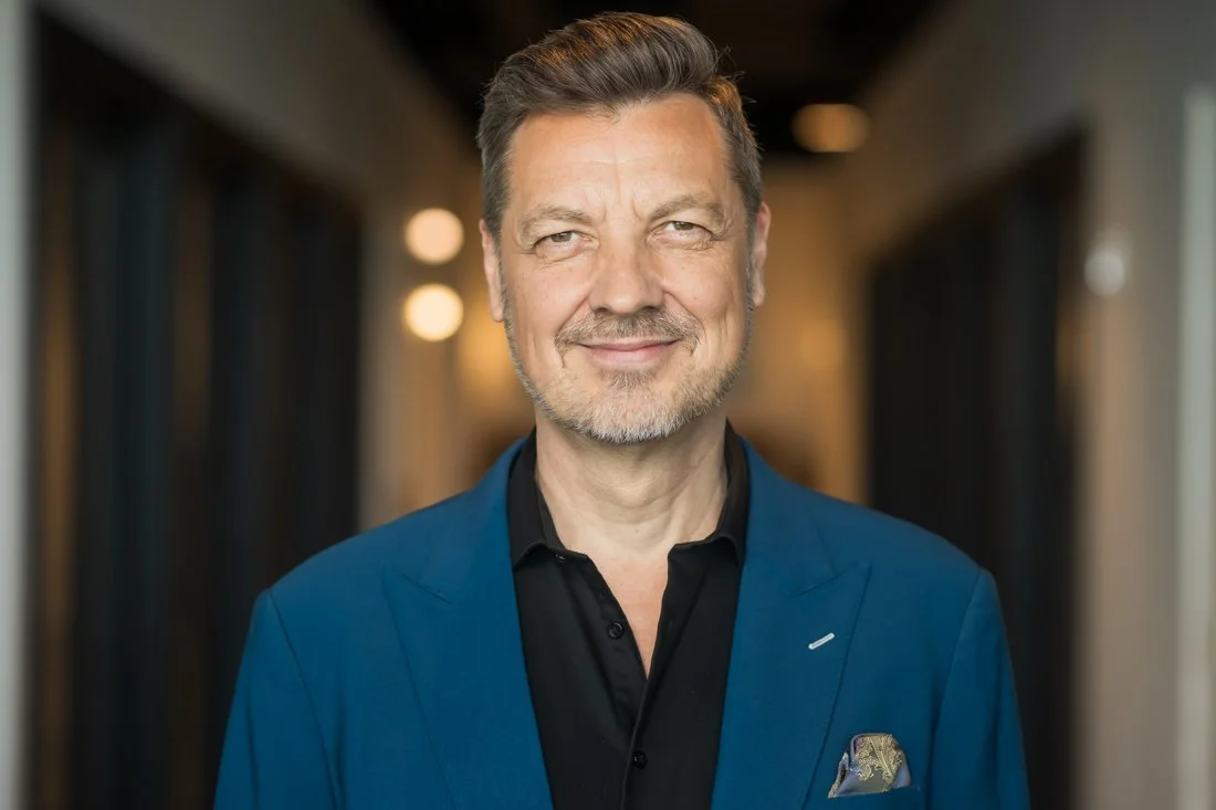 122724 PICZ - PORTRAITS-2930 copy.JPG