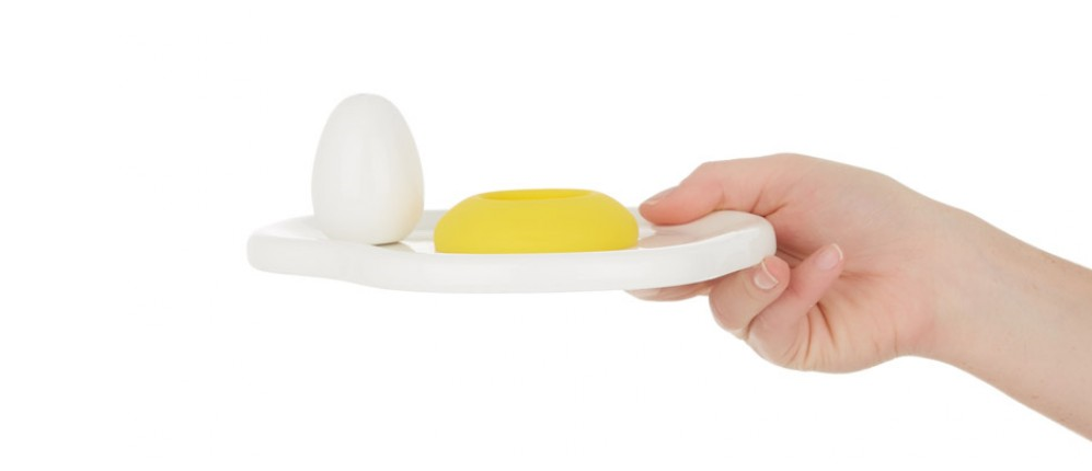 sunny_side_saucer_hand