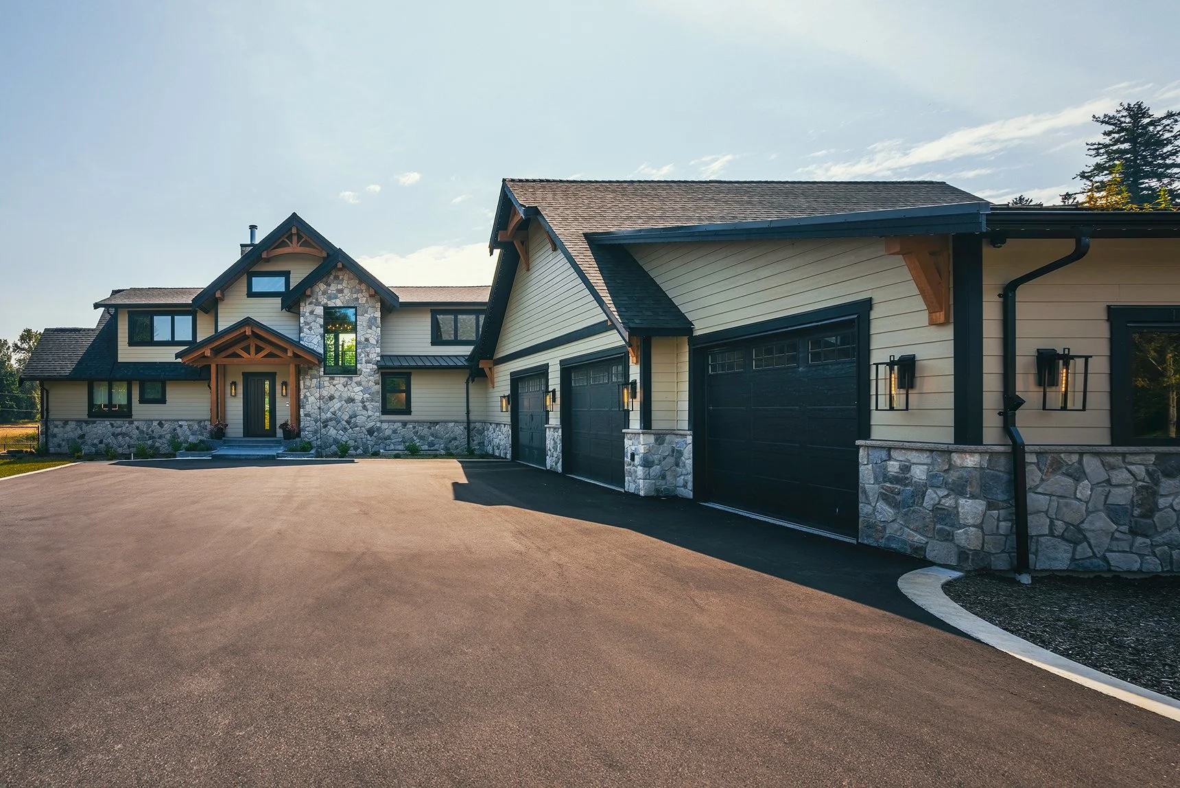 Lacey Construction - Langley Home - R5_23146 - by Brice Ferre Studio.jpg