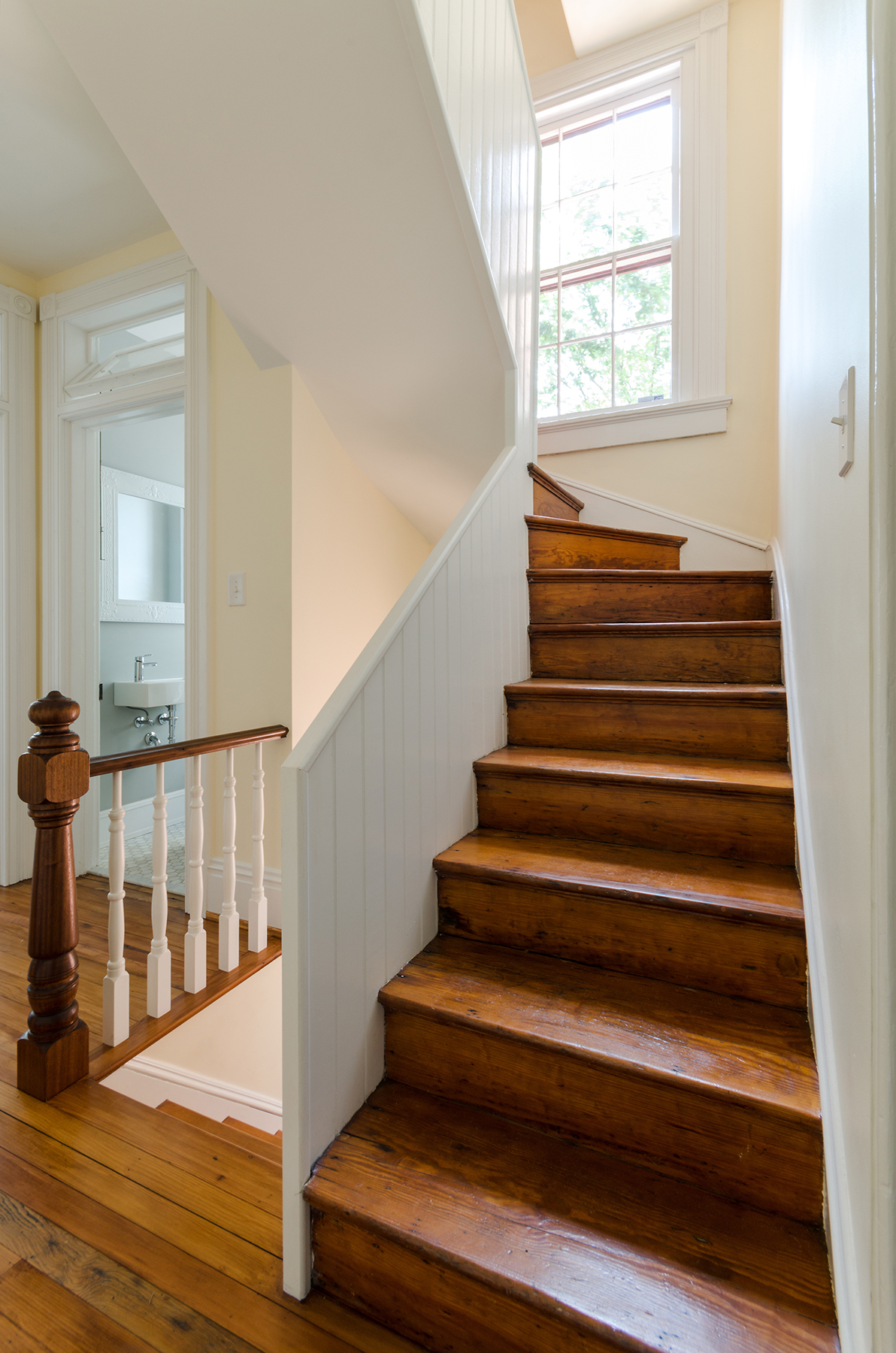 Haines_firstfloorstairs.jpg