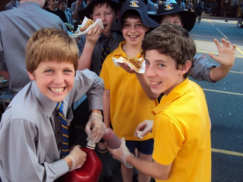 svdp sausage sizzle 002 1.jpg