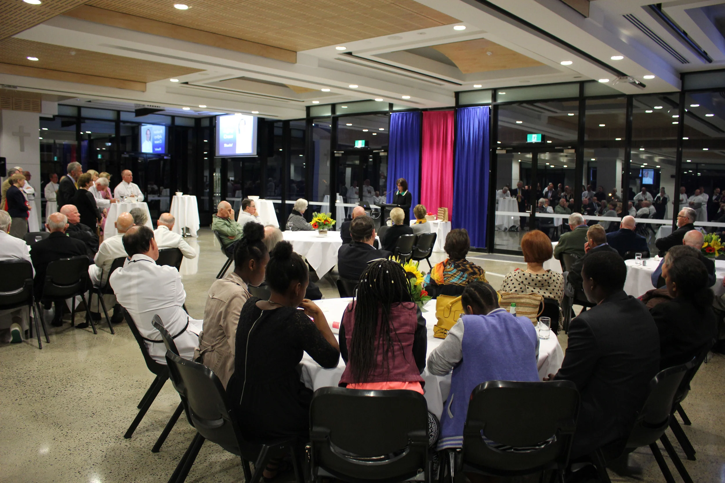 Julia Lederwasch.jpg