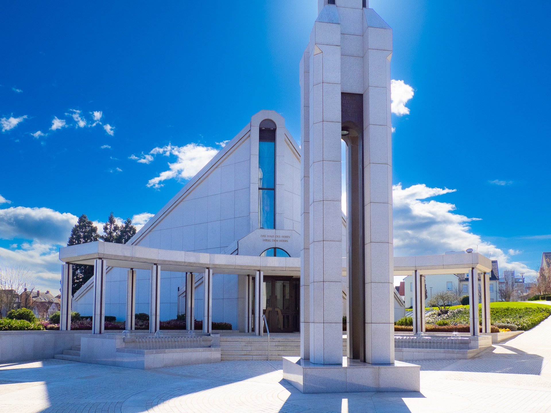 La Gran Aventura Day 96: The Frankfurt Temple
Saturday, March 16, 2024 -- We loved visiting this temple with @samuellopez_1980 and cinthiasa.