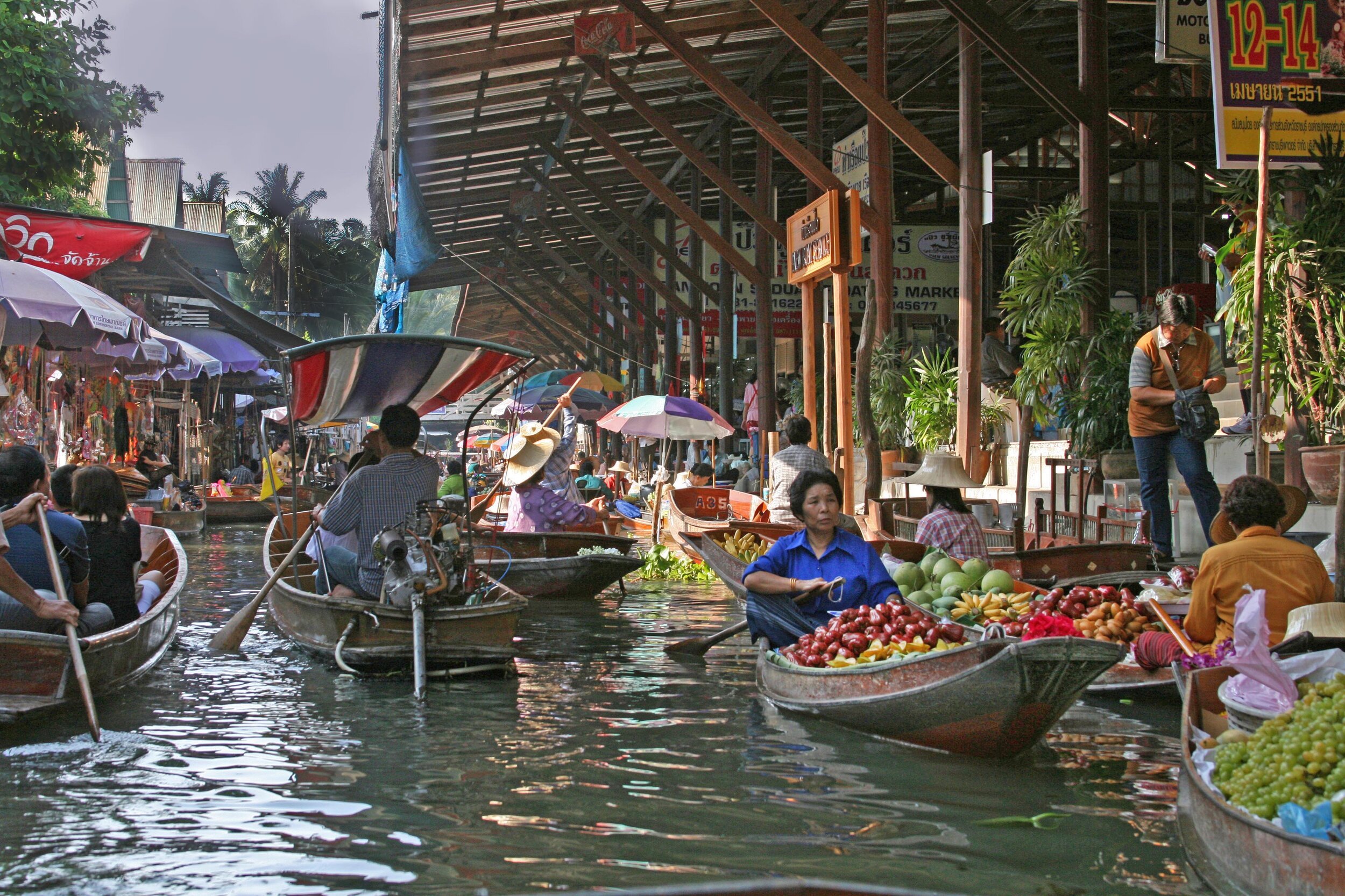  Damnoen Saduak Floating market, Bangkok, Thailand         