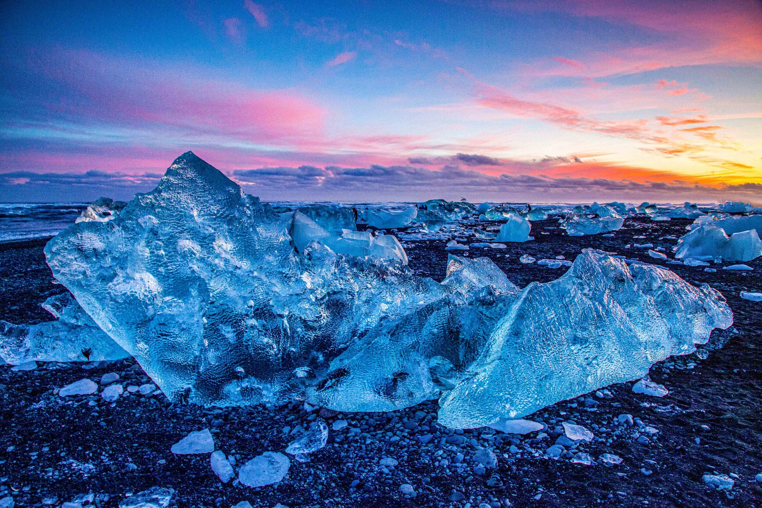  Diamond Beach, Jokulsarlon Glacial Lagoon, Iceland         