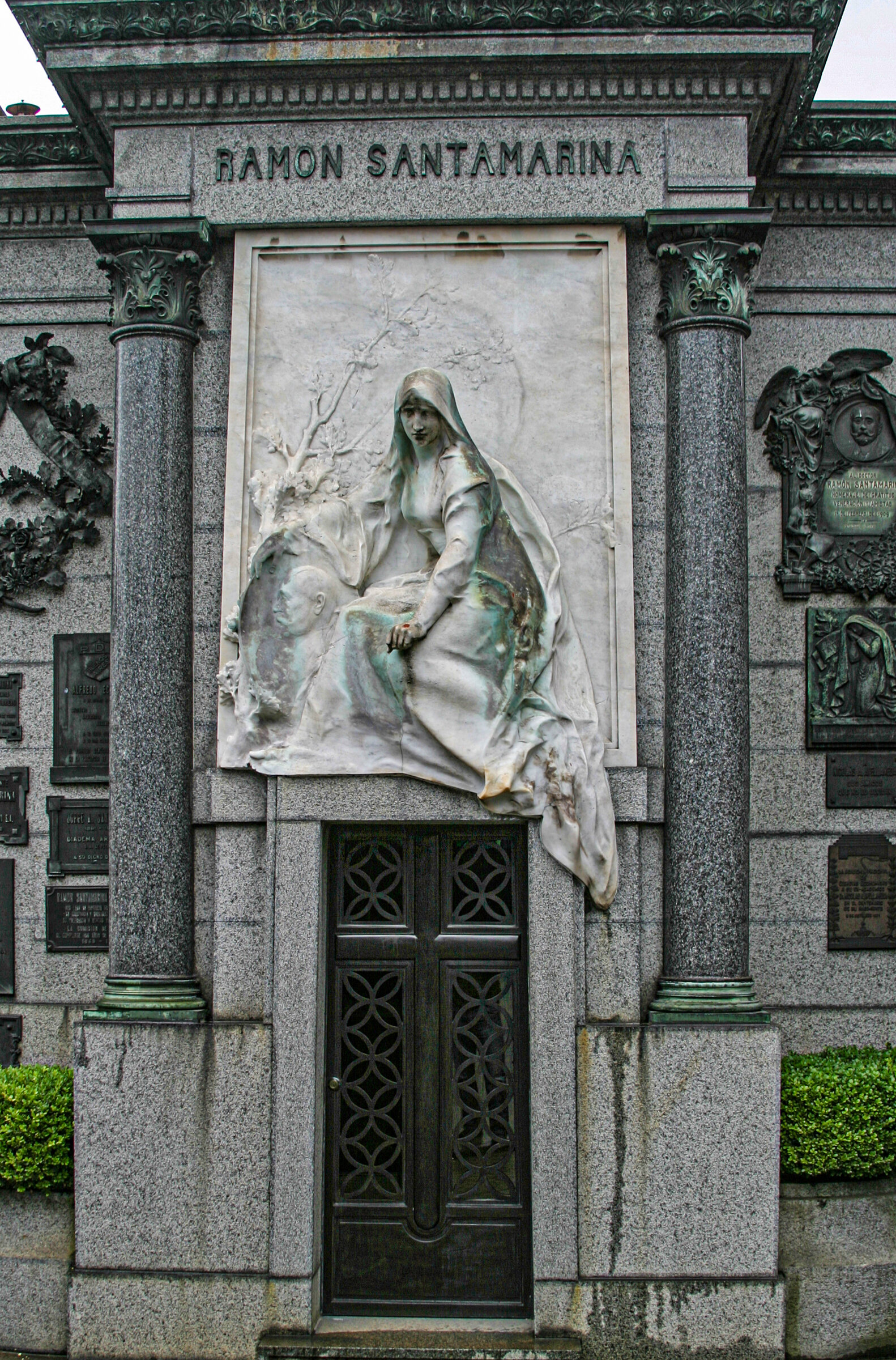  Recoleta Cemetery, Buenos Aires, Argentina 