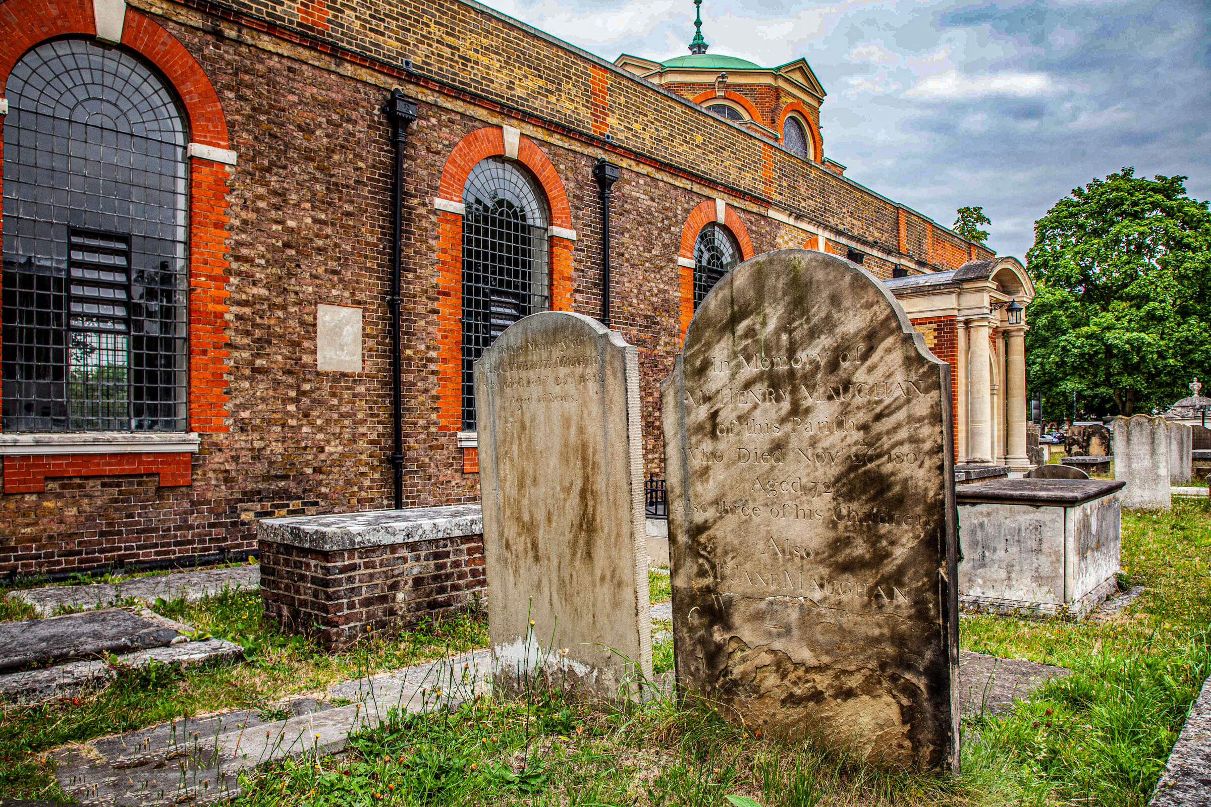  Parish Church of St. Anne, Kew, London 