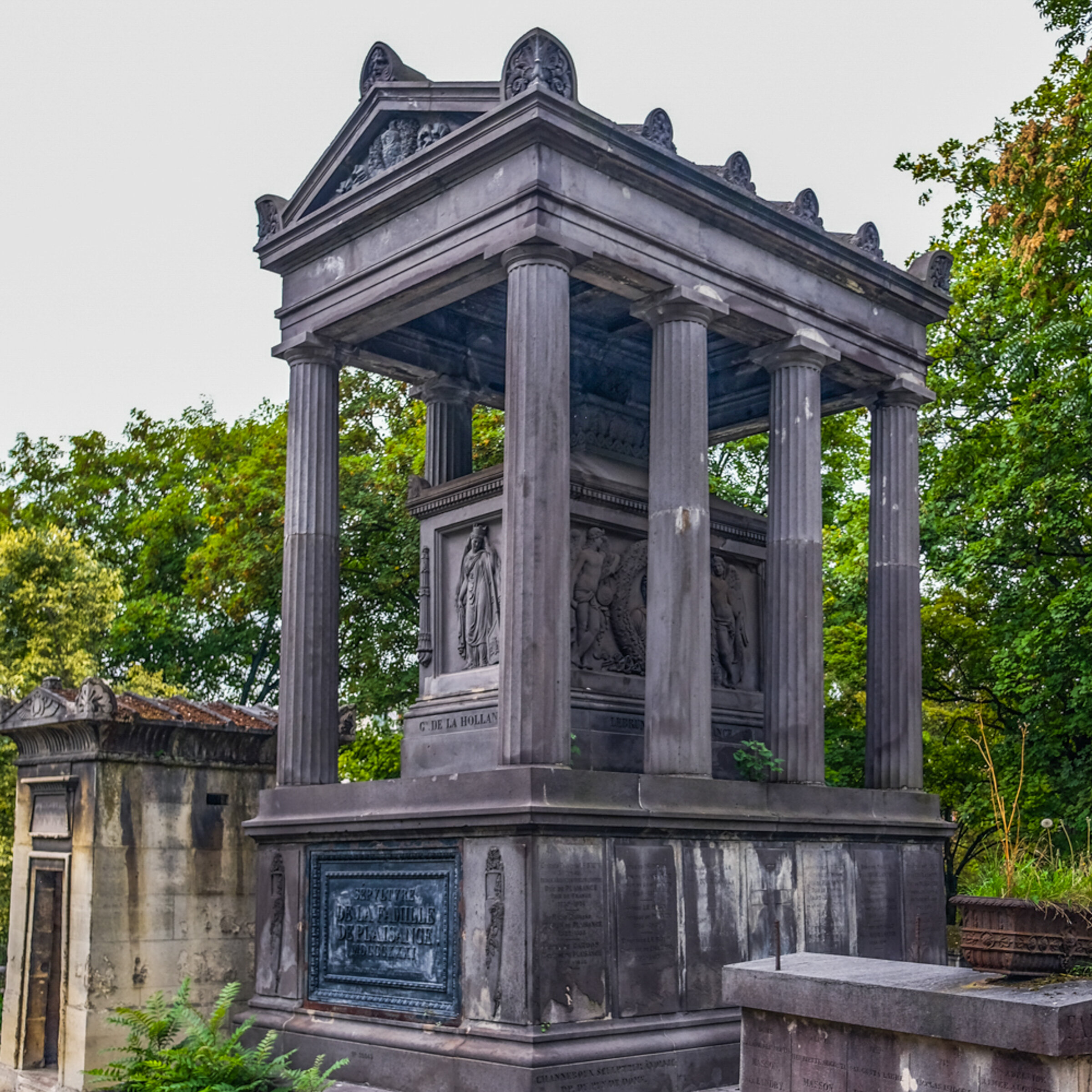  Montparnasse Cemetery, Paris, France 