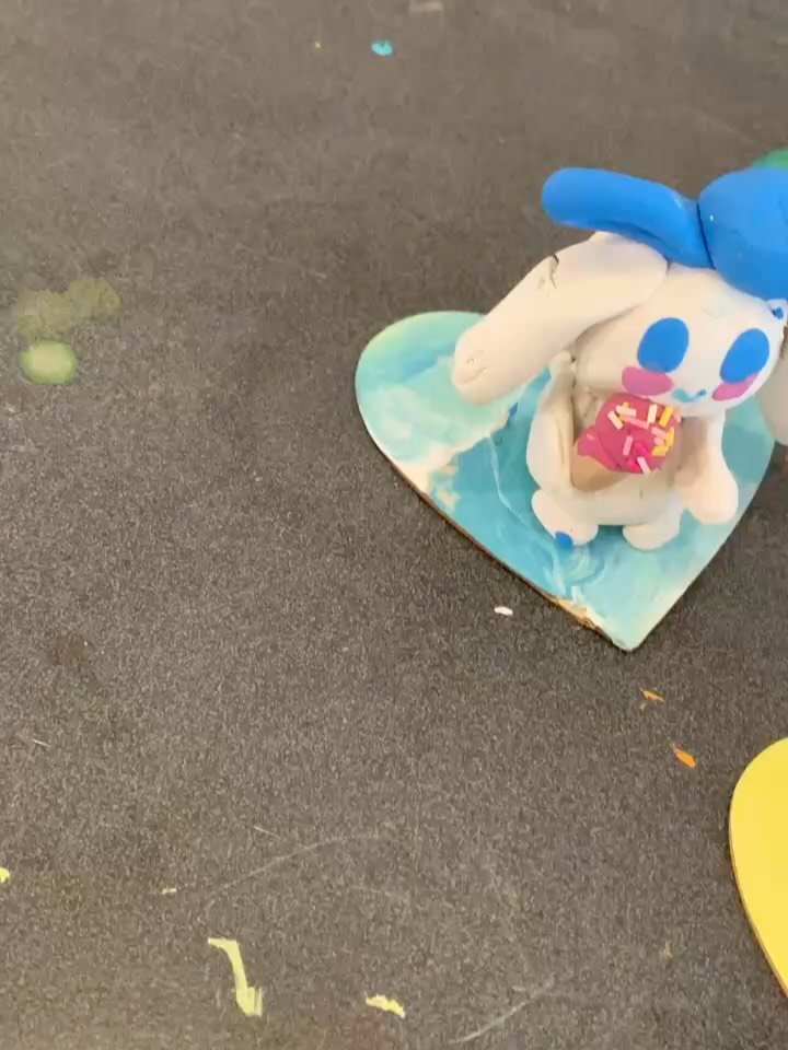 Happy 7th birthday, Emilia! We really enjoyed making these clay #cinnamoroll puppies with your friends! 

If you love Cinnamoroll, Sanrio, or any other quirky and cute characters, check out our Fandoms week of camp! Visit our website to register.

#f