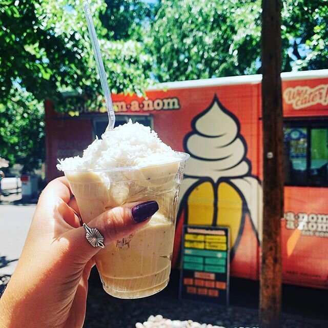 Thanks for the 🥰 @eatswithallie! We are at the @southpearlst farmers market every Sunday from 9am-1pm! Come and get your fix! 🌸😀🌸
.
.
.
.

#glutenfree #dairyfree #cleaneating #100%fruit #vegan #bananas  #denver #303 #5280 #denverfoodtrucks #denve