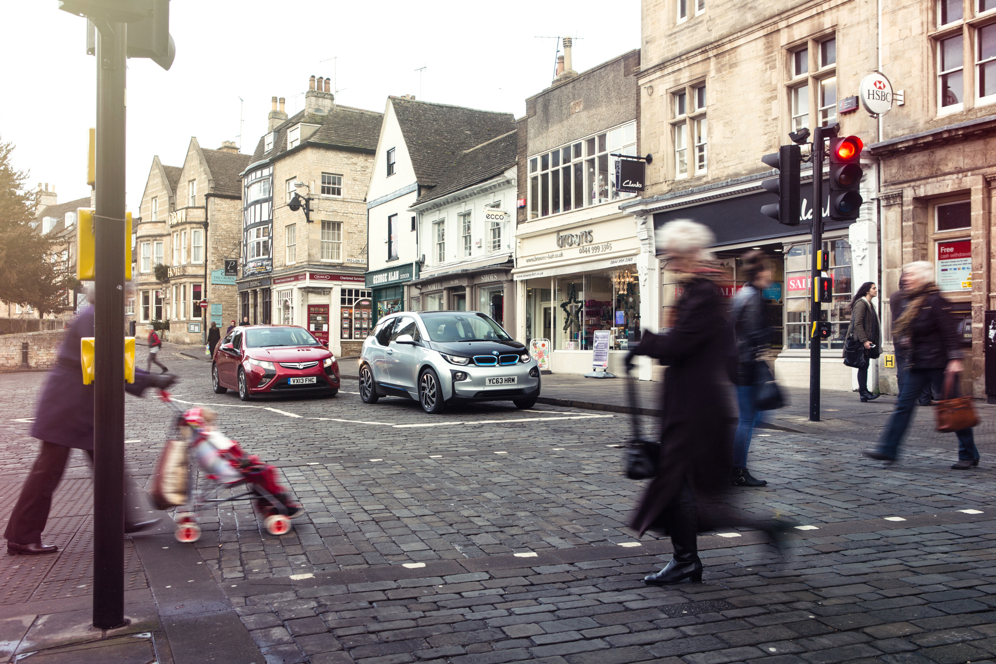 BMW i3 vs Vauxhall Ampera