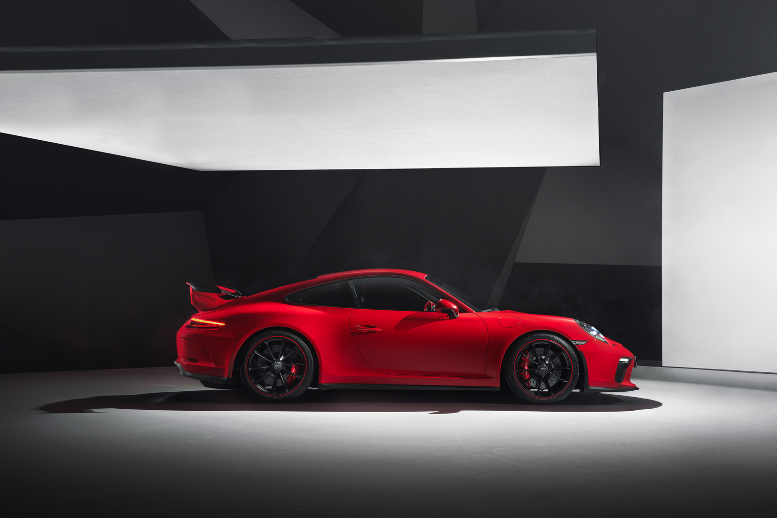 RP - 911 GT3 Reveal Photography.jpg