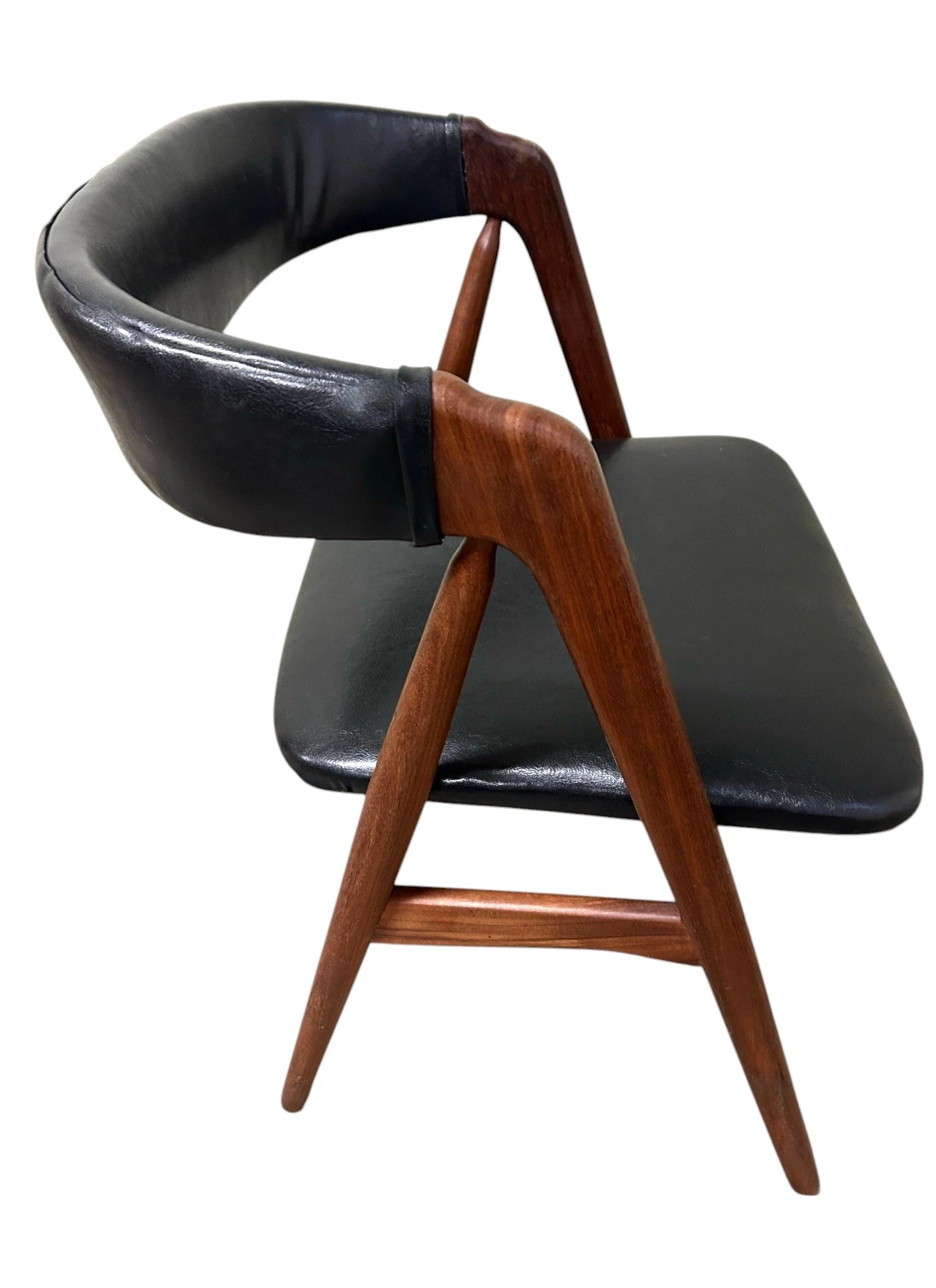 image5 - 2024-06-18T104831.699-Photoroom.jpg