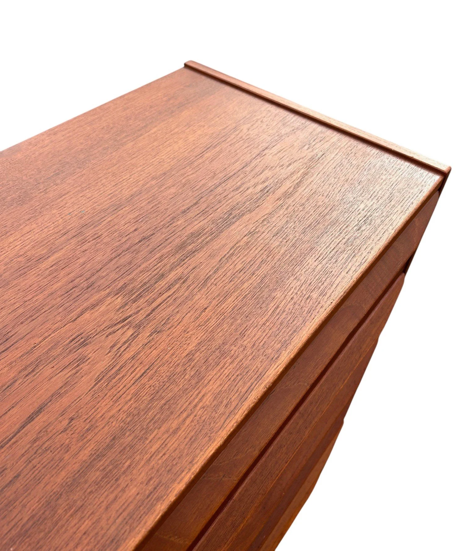 cc8-Photoroom.jpg (Copy)