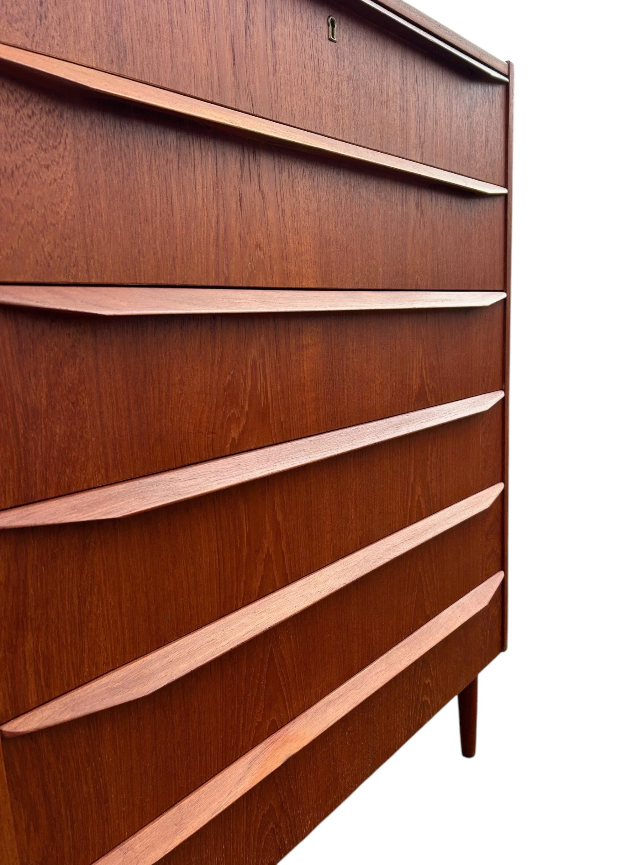 cc3-Photoroom.jpg (Copy)