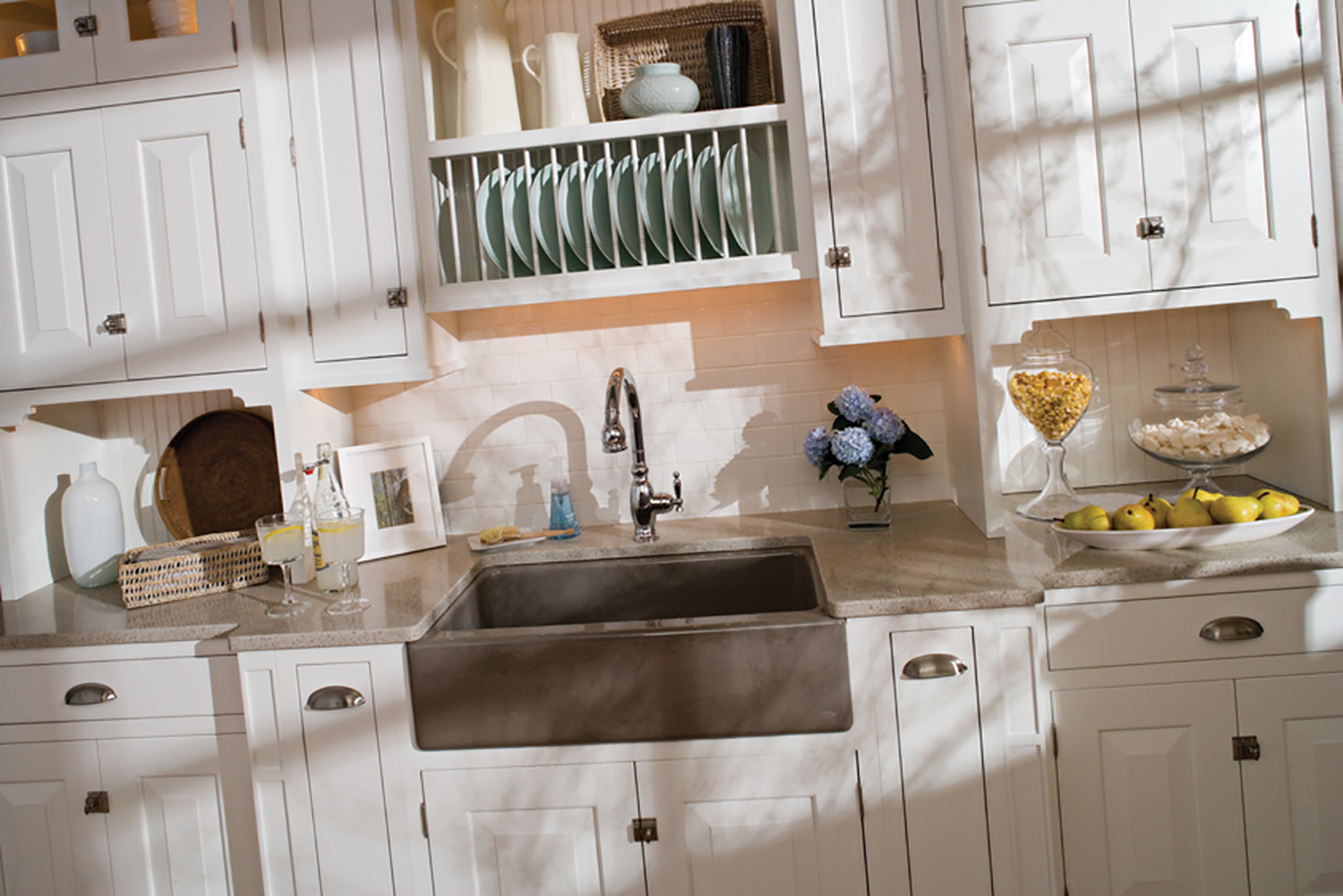 CABINETS & COUNTERTOPS