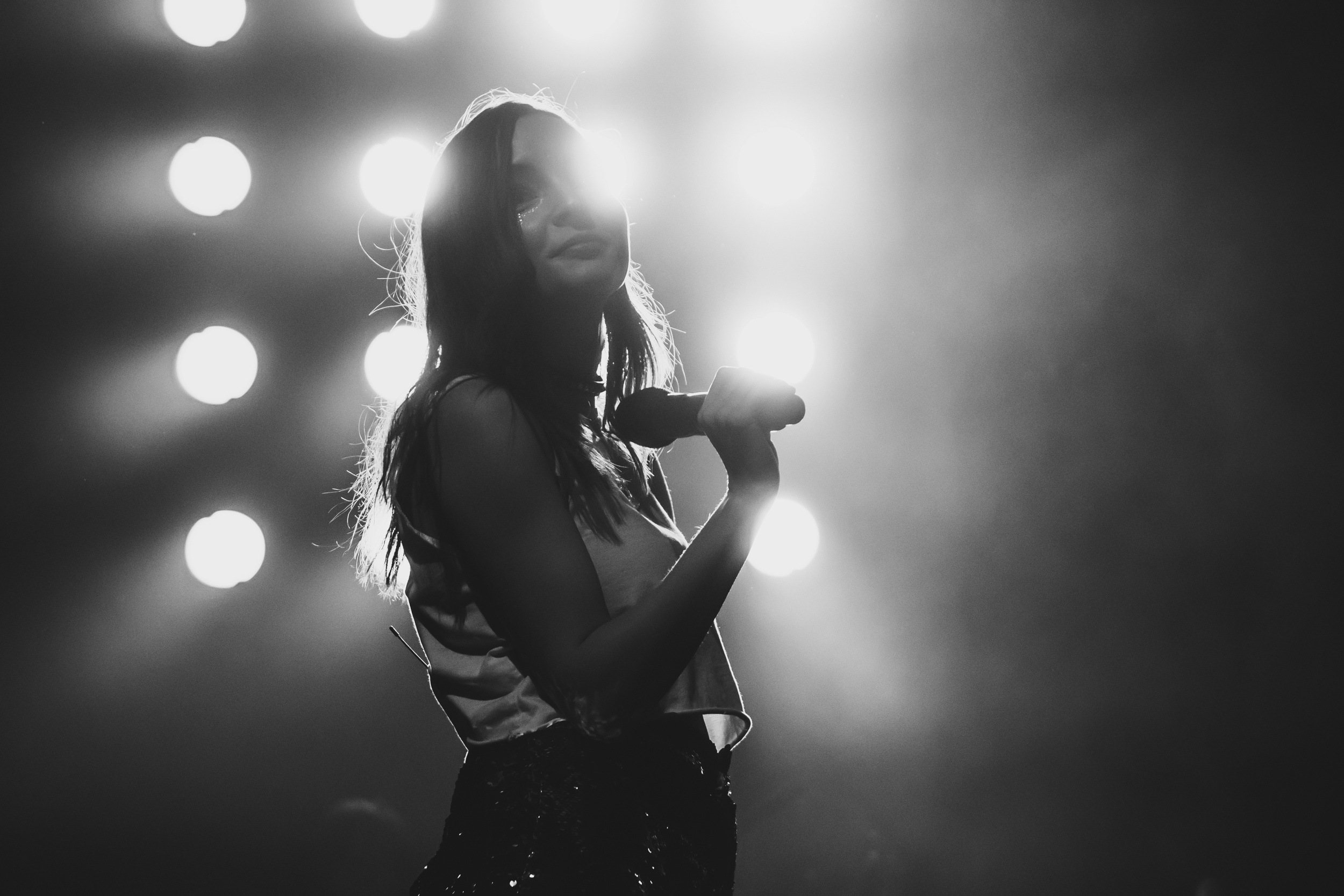 CHVRCHES  (Philadelphia, 2018)14.jpg