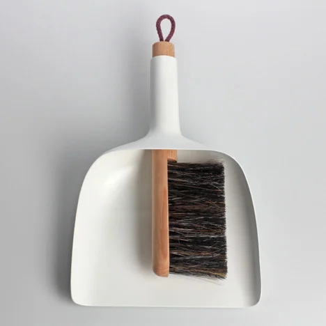 dezeen_Sweeper-and-dustpan-by-Jan-Kochanski_1.jpg