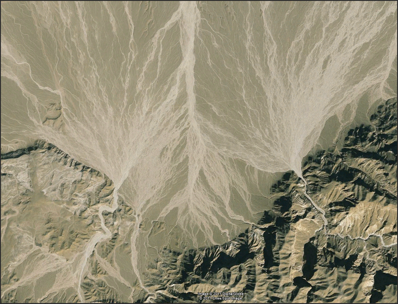 Love me those alluvial fan floods.... http://goo.gl/maps/mVnr