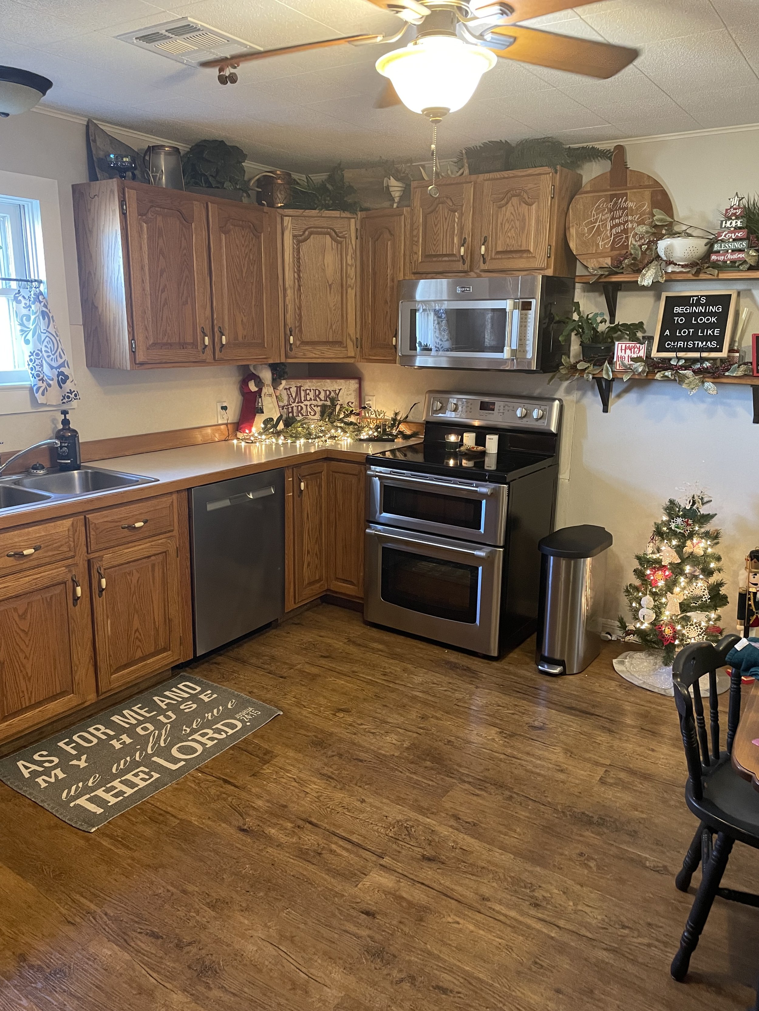 Kitchen 2.jpg