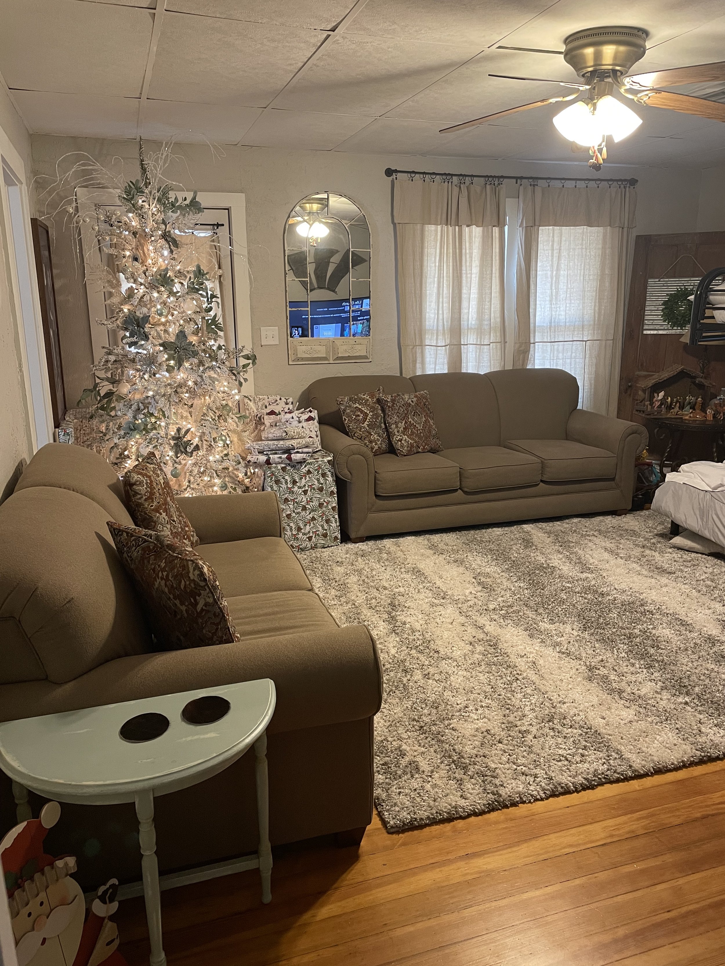 Living Room.jpg