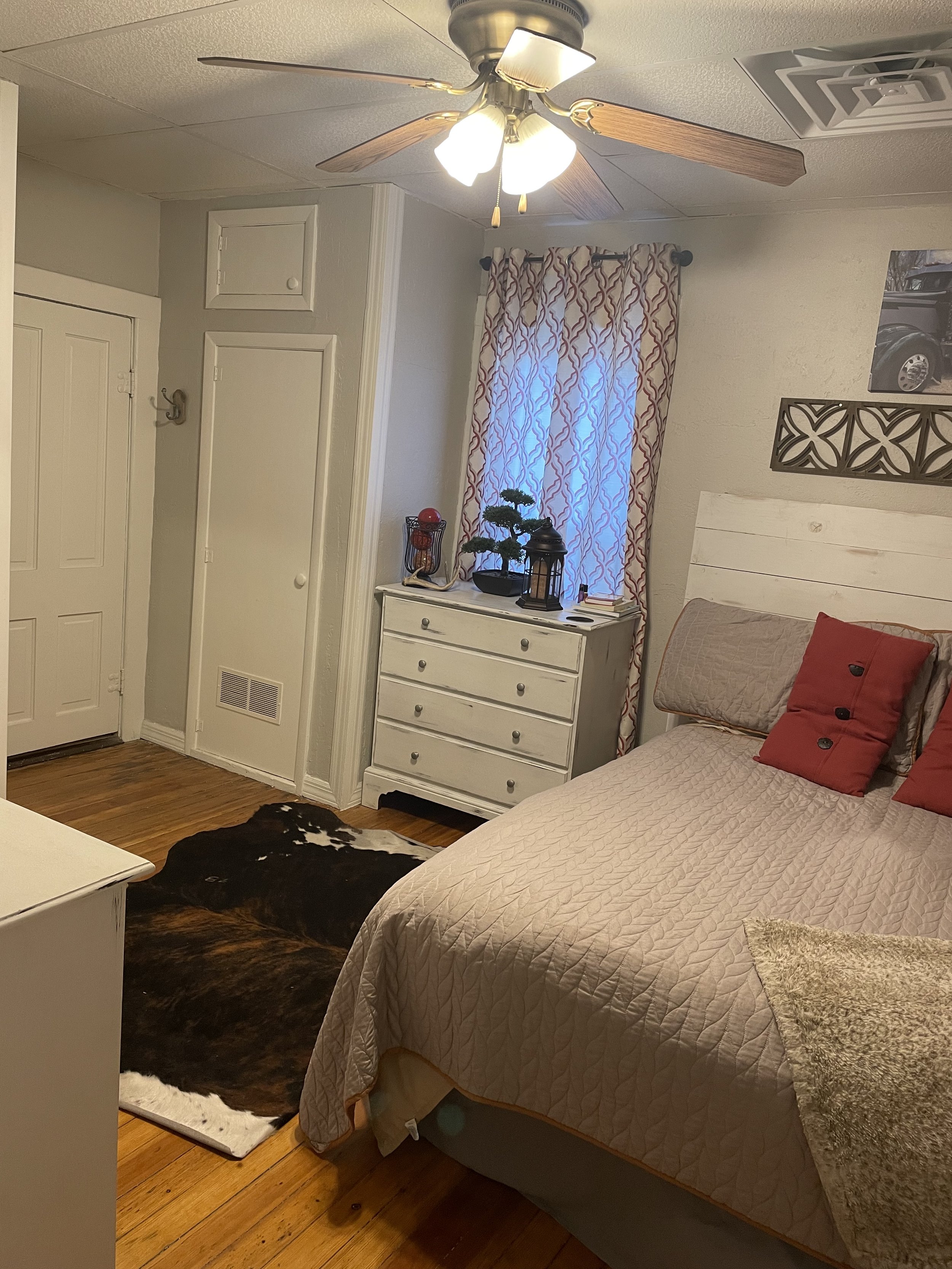 Main Bedroom 3.jpg