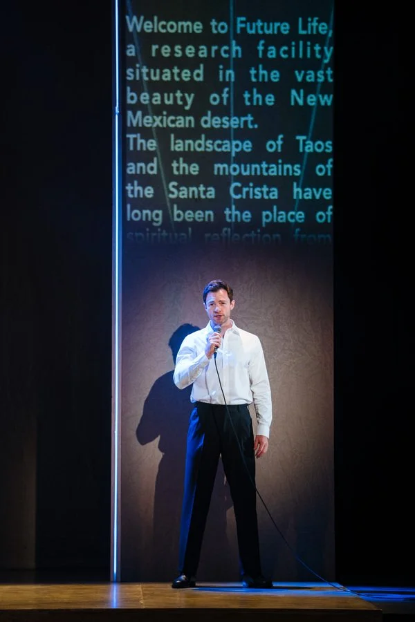 tn-500_18.dominicthorburninadeadbodyintaos.photobyhelenmurray.jpg
