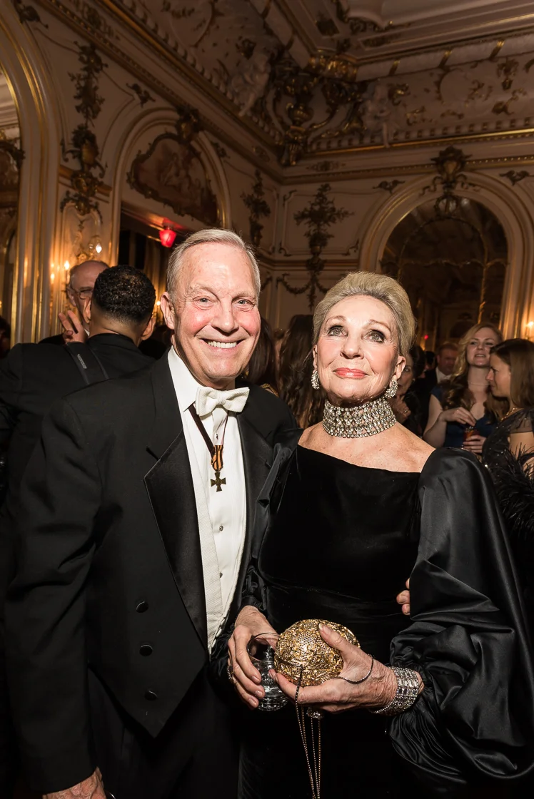 Attorney Robert Heggestad and horsewoman Rosemarie Bogley arrived with stunning white tie attire that showed a classic attention to decadent details. 