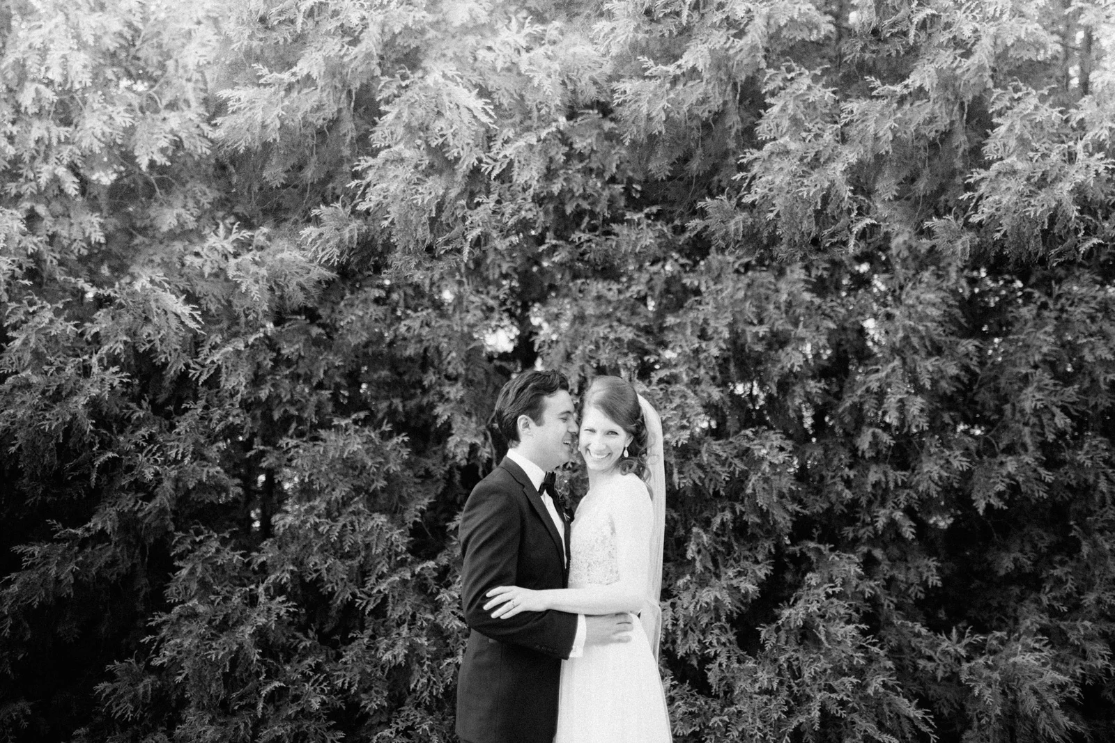 Kansas City Engagement & Wedding Photographer