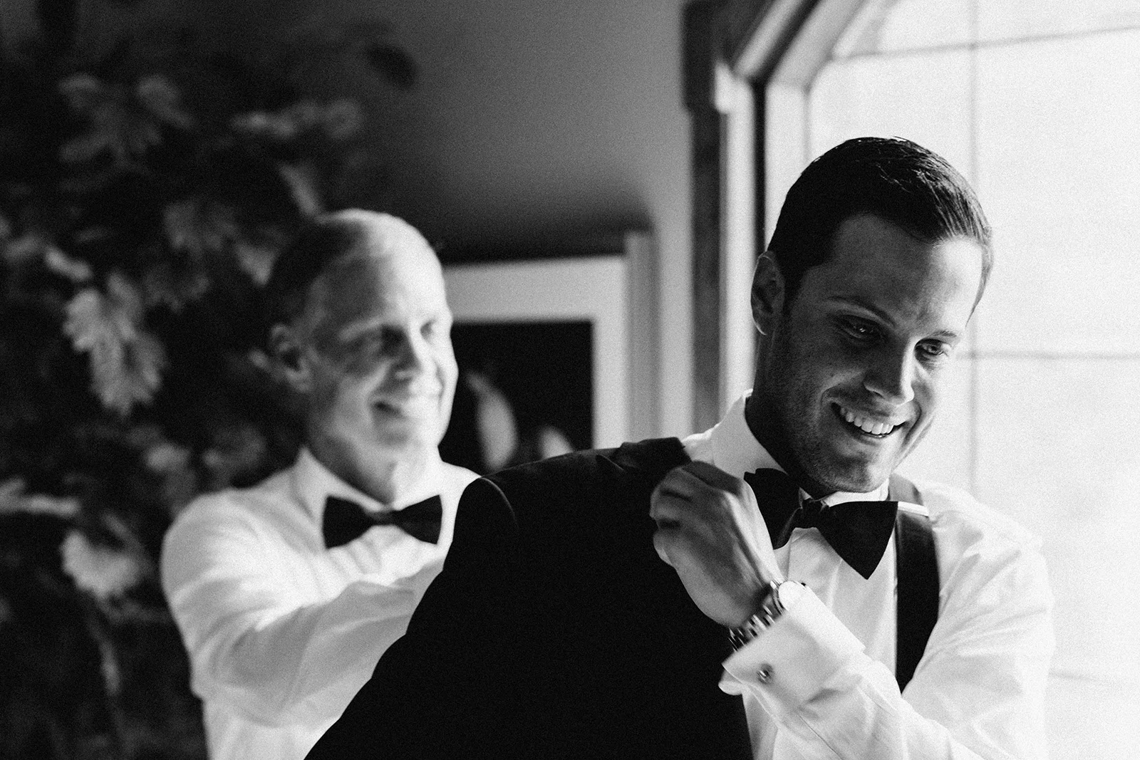 Wichita & Kansas City Engagement & Wedding Photographer