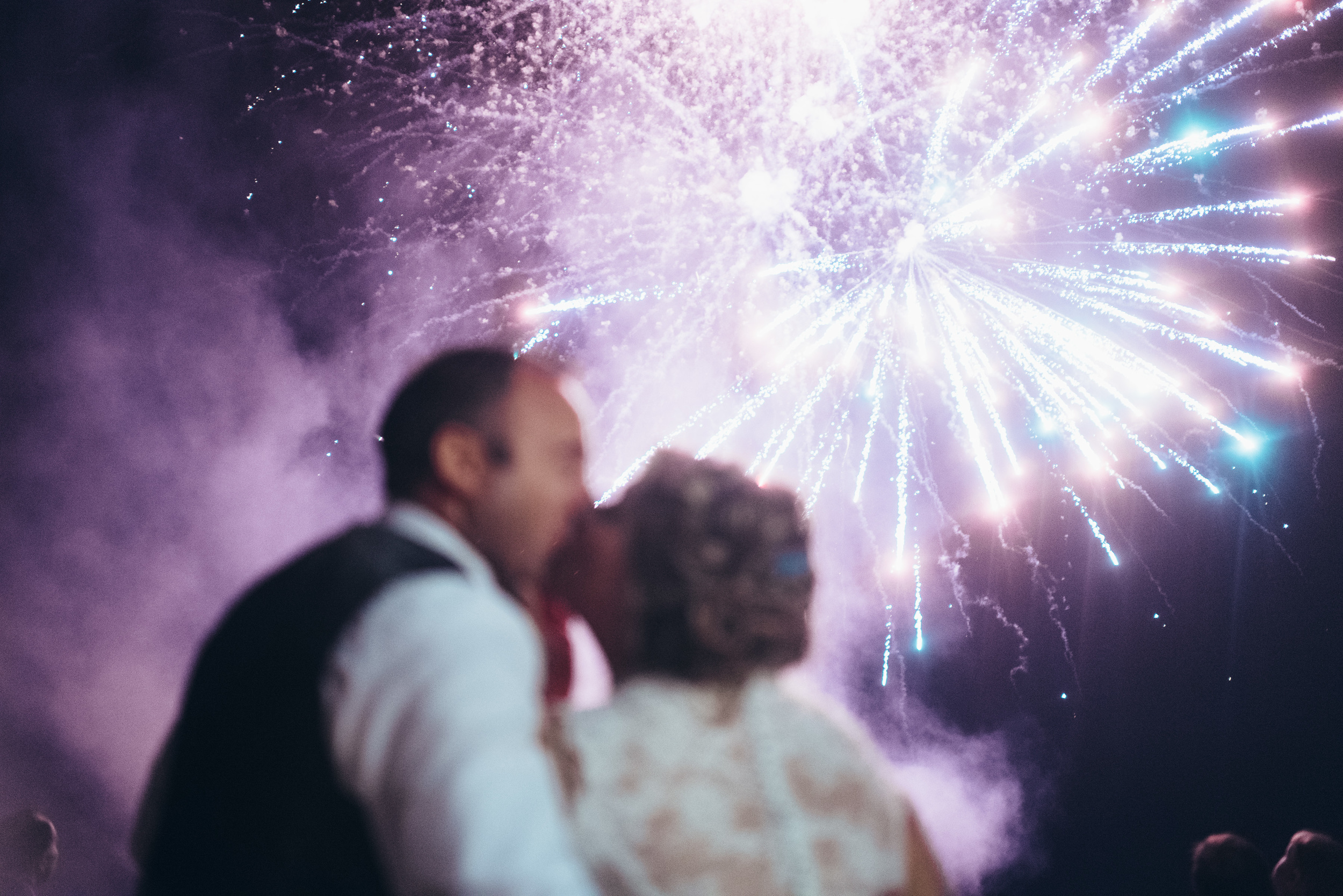Kansas City Missouri Engagement & Wedding Photographer