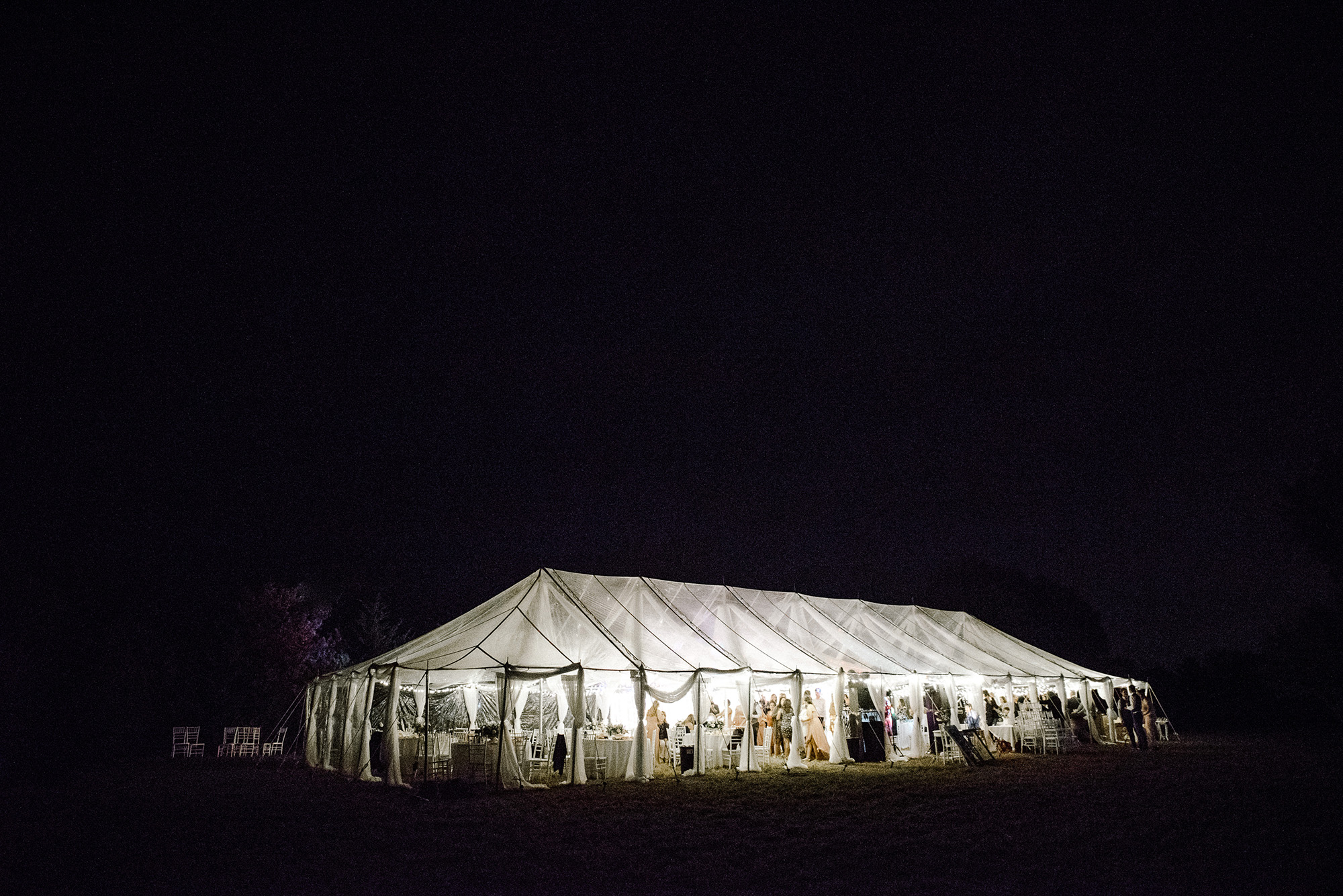 Kansas_City_DIY_Backyard_Wedding_Photographer_30.jpg