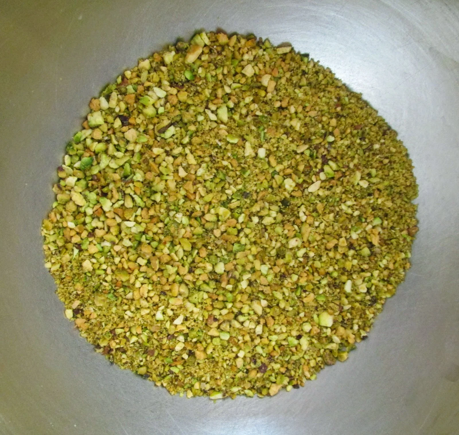 chopped pistachio to garnish