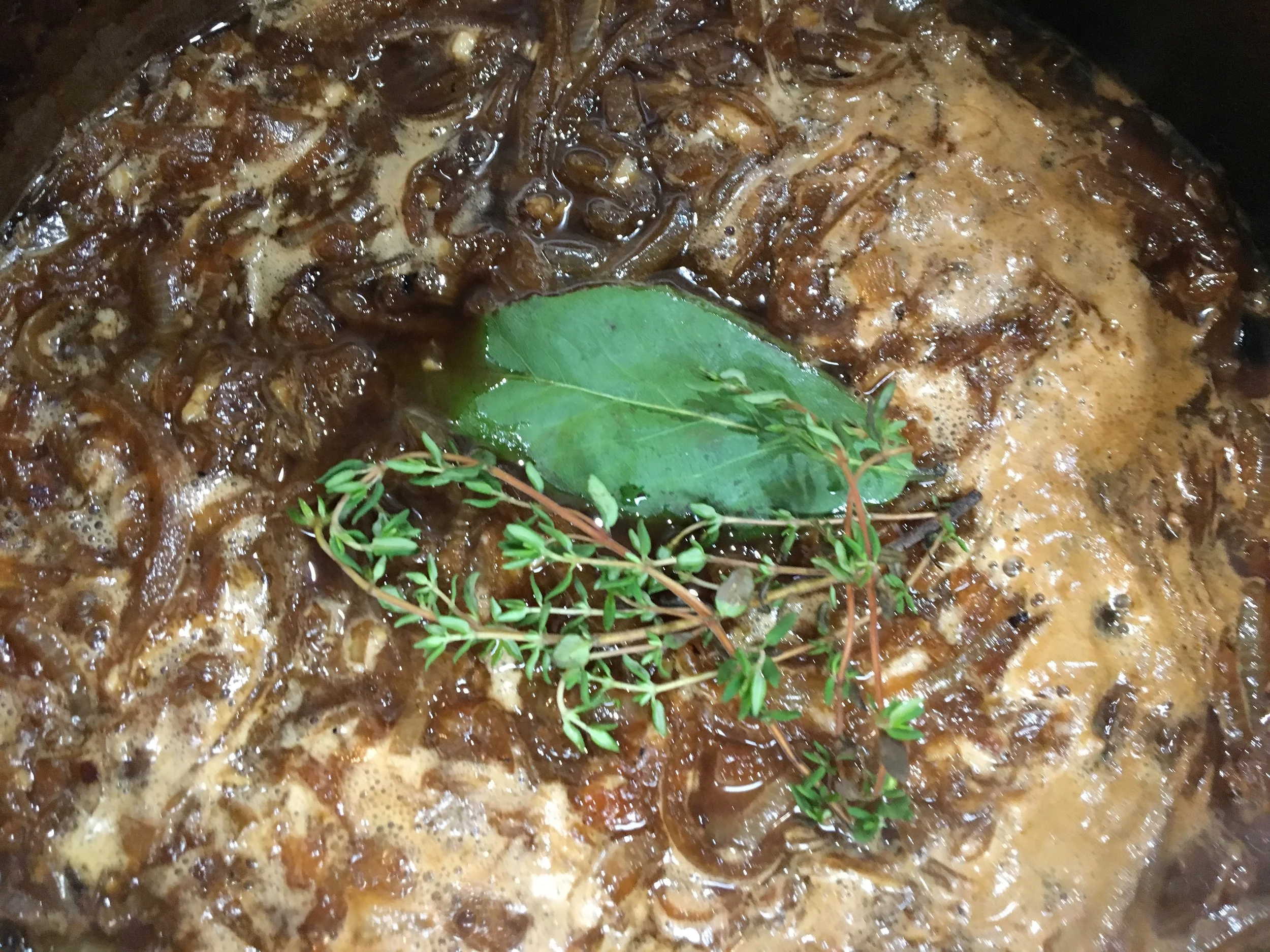 Add the herbs and slowly simmer !