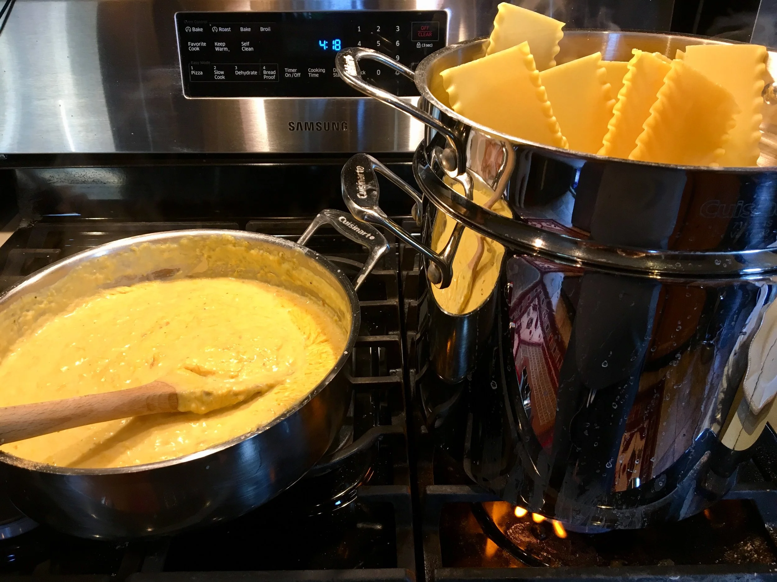 Pumpkin béchamel and cooking the pasta