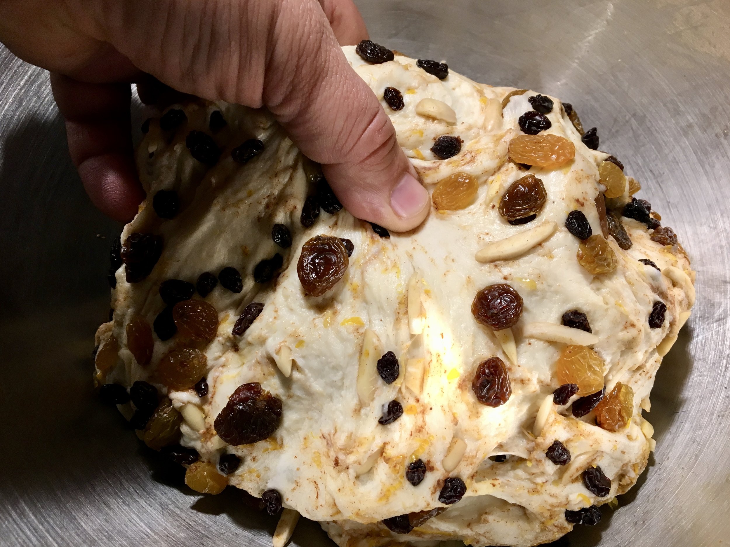 Now, let the dough rest and rise overnight in the fridge, or covered for tow hours in a warm space.