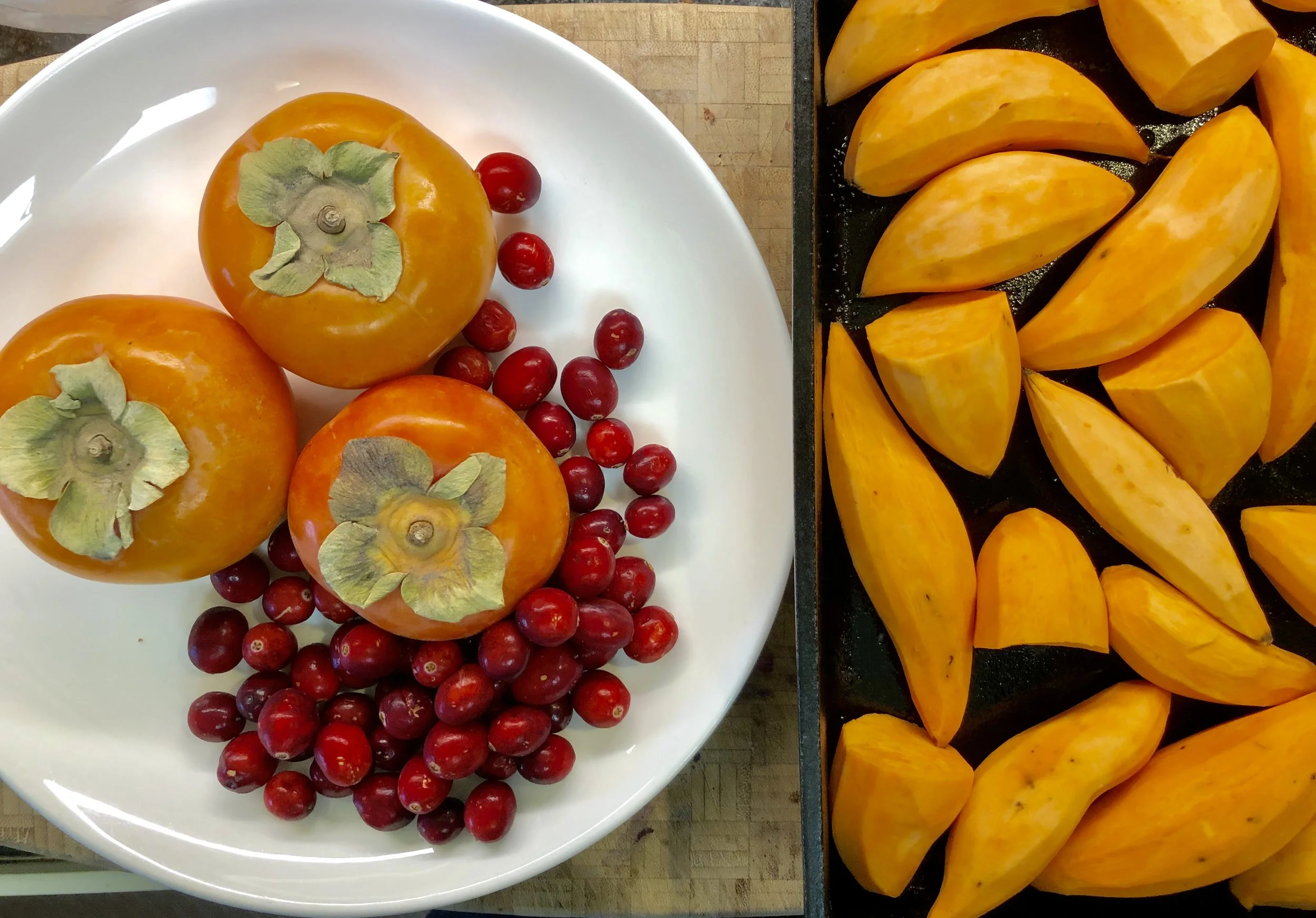 If you’re luck enough to find persimmons where you are… grab ‘em! Just make sure they are Fuyu Persimmons.