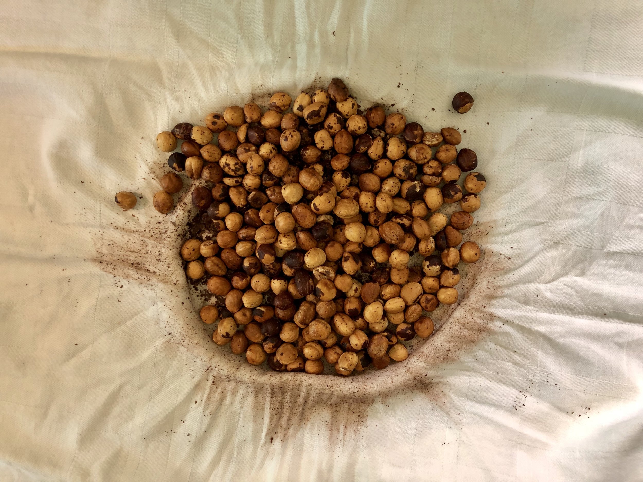 Roasting and peeling hazelnuts