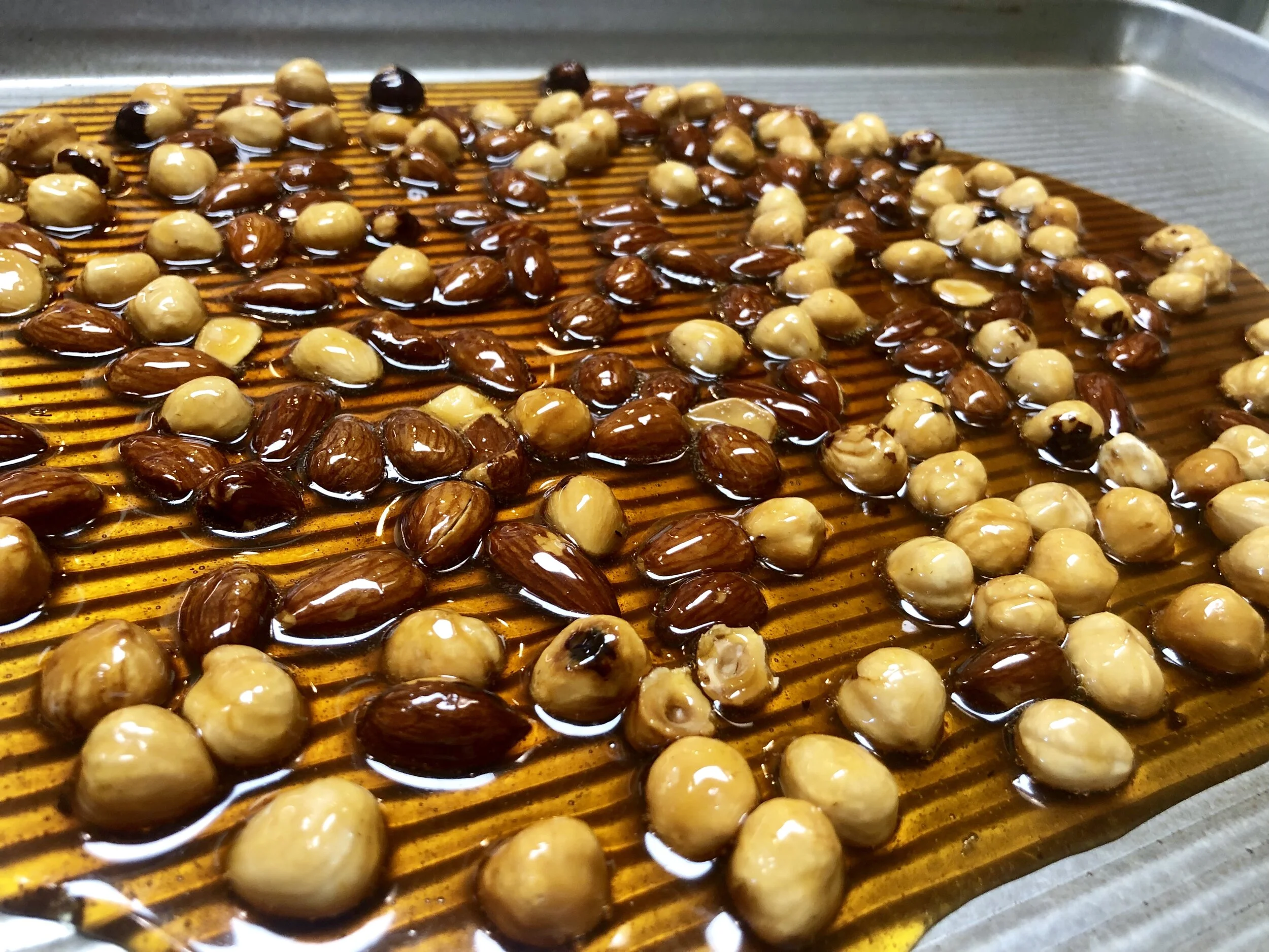 Hard candy praline