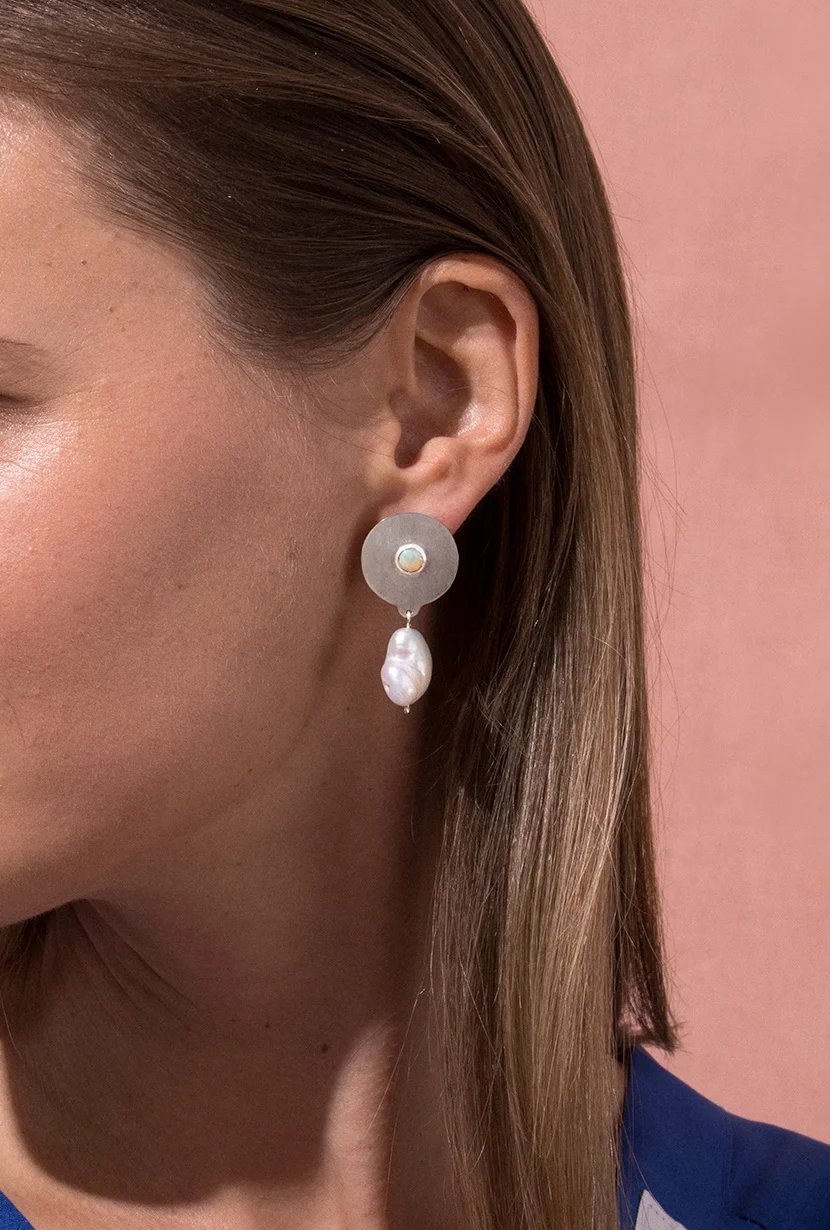 Grandfather's-Opals-number-2-Earrings-pearl-silver-Model-PDP